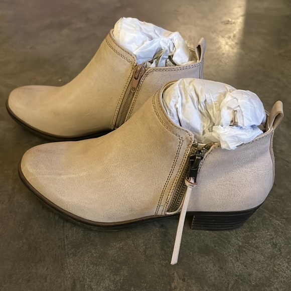 NWT Rampage Booties SZ 5.5 - Picture 3 of 8